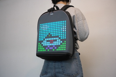 デザイン自由自在！ディスプレイ付きの光るバックパック「PIXOO BACKPACK」【半歩未来のライフスタイル】
