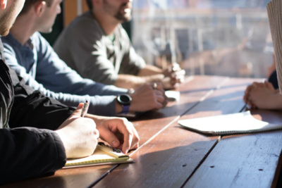 マーケティングの仕事とは？おすすめの資格や知識が学べるスクールを紹介