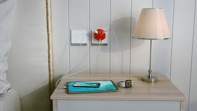 サイコロを振ってデバイスを充電？超ポータブルでスタイリッシュなUSB電源アダプター「Dice」