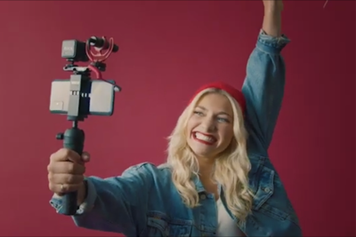 スマホにちょい足しで映えるVlogを！動画撮影をワンランク上げるアクセ「RODE Vlogger Kit 」