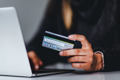 プラチナカードとは？クレジットカードの上位ランクについて解説します