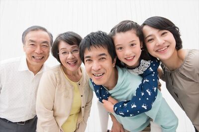 家族カードを作るならこのクレジットカードがおすすめ！ポイント合算や年会費でお得を体感