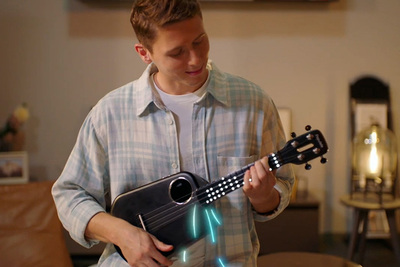 もう楽器を挫折しない！ コードが光って楽しく学べるスマートウクレレ「Populele 2 Pro」