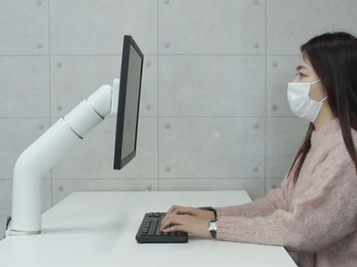 頑張りゼロの姿勢矯正！スマートモニターアーム「Dot Stand」