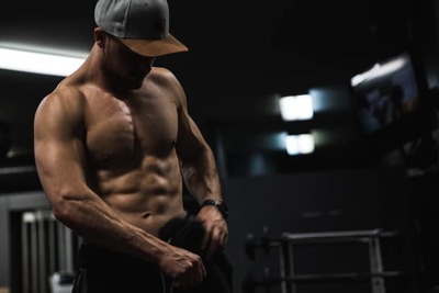 ジムで腹筋を鍛えよう！腹筋を割る方法から脂肪を燃焼させる方法も紹介