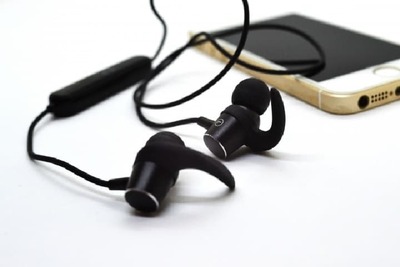 イヤホンの音漏れはなぜおきる？音漏れを防ぐイヤホンもご紹介！