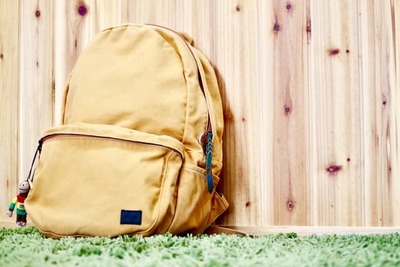 街で見かけたリュックのロゴってどのメーカー？おすすめ商品も