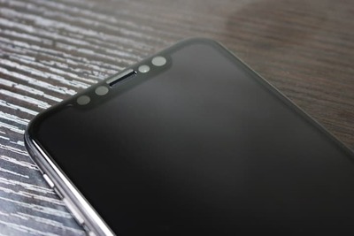 iPhone Xのディスプレイをフルカバー！全面を傷から守るYATAGLASS『TAKUMI 3D全面強化ガラス』