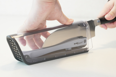 いつでも切れ味良好！使うたびに研げる包丁『エバーシャープ　三徳ナイフ16.5cm』【半歩未来のライフスタイル】