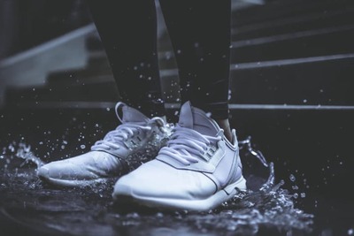 おすすめのシューズカバーとは？メリットや選び方もあわせて紹介！