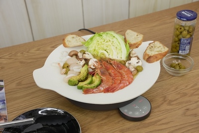煮汁を使った料理もできる！万能ホットプレート『卓上IHクッキンググリドル』【半歩未来のライフスタイル】