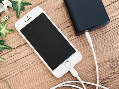 モバイルバッテリーの寿命は1年？ 買い替えのサインと寿命を伸ばすコツ